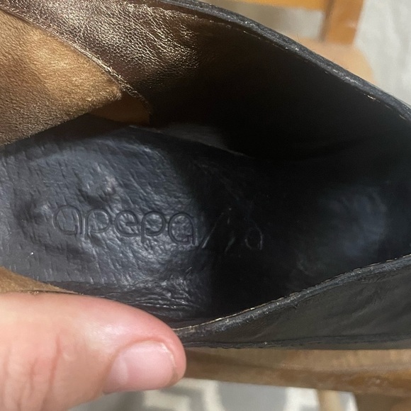 APEPAZZA Pavia Black Leather Heeled Ankle Booties Size 8.5 - Picture 8 of 10